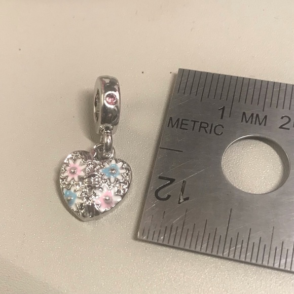 💐💖Dainty Heart with Flowers /Silvertone Charm* Pandora STYLE*  1 Pc  NWT - Picture 5 of 8